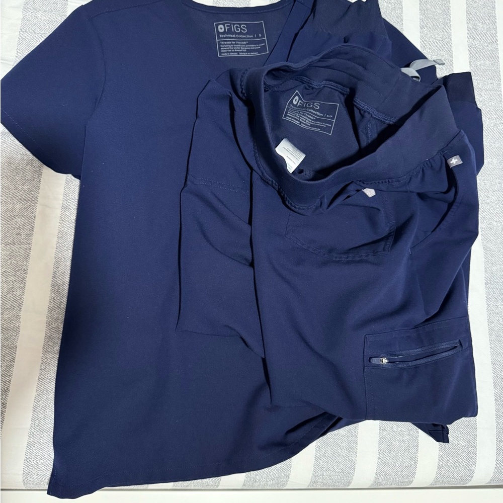 Figs Navy Scrub Set
